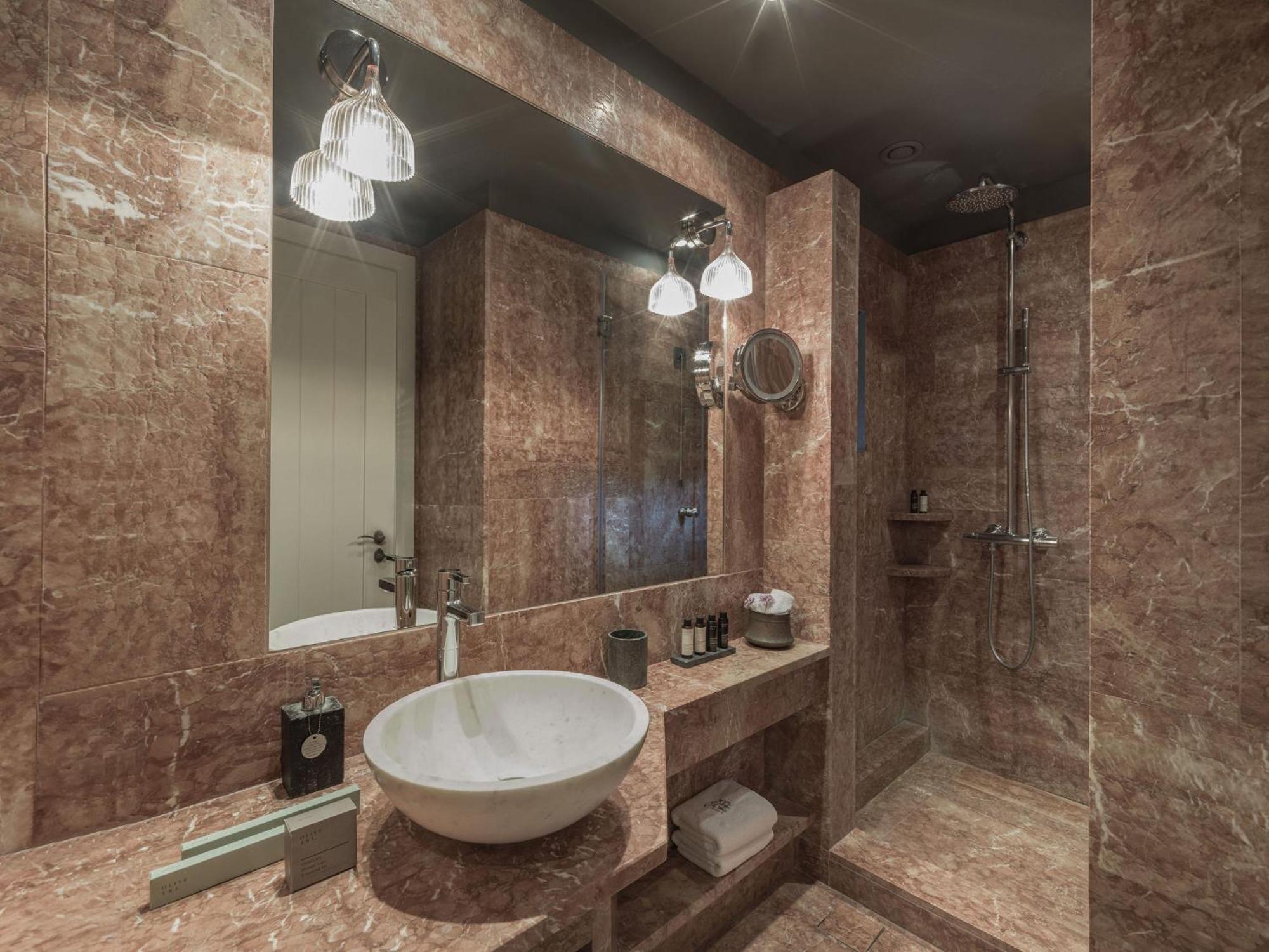 Manor room,1548720583:JPEG